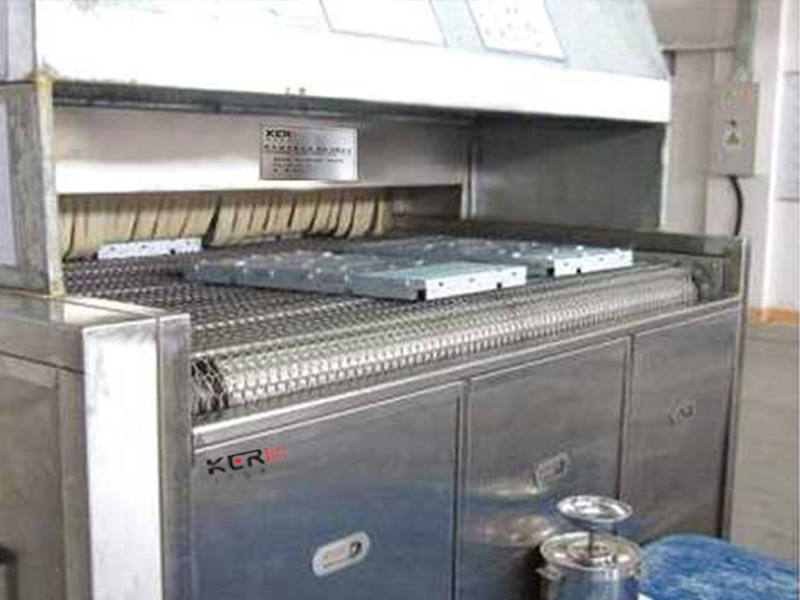 多槽超聲波清洗機(jī)的使用需要注意什么？